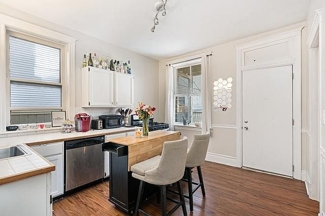 1st image of 2836 N Sheffield Ave #1