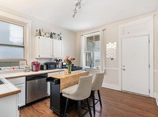 2836 N Sheffield Ave #1, Chicago, IL 60657