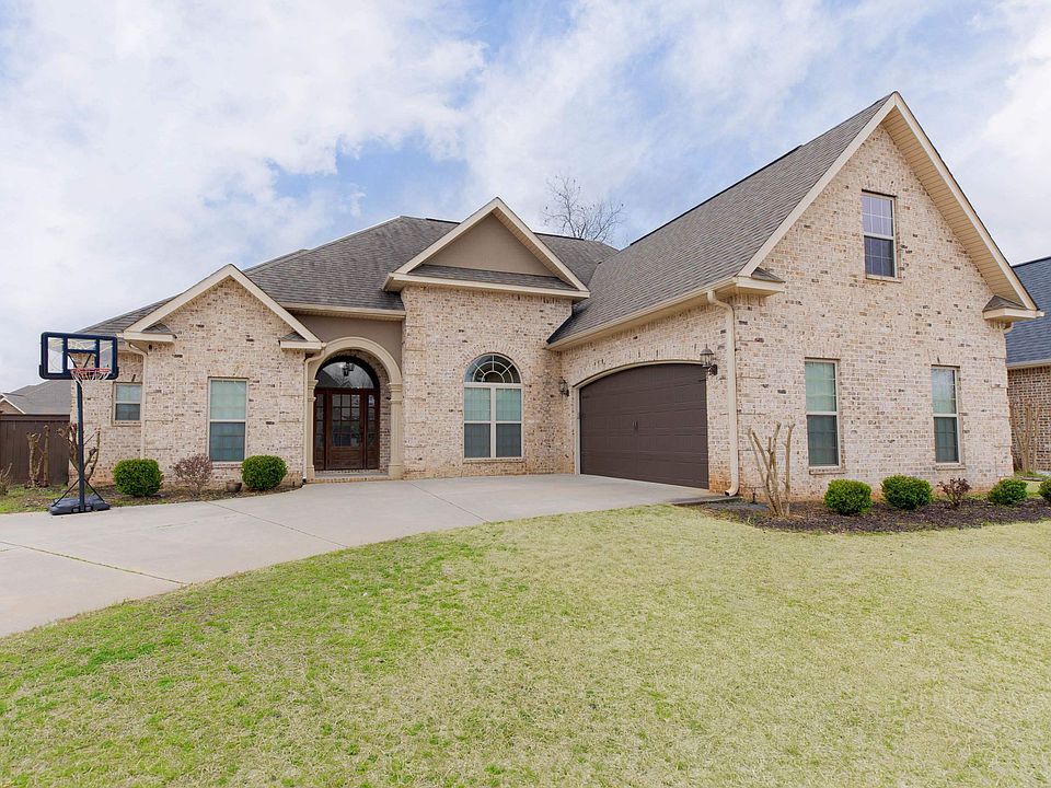 1st image of 105 Oxfordshire Ct
