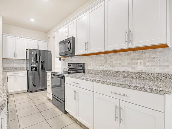 2nd image of 2825 Troubadour St