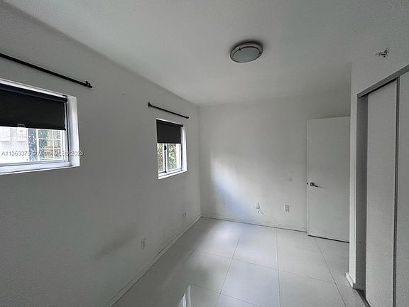 5th image of 801 15th St APT 105
