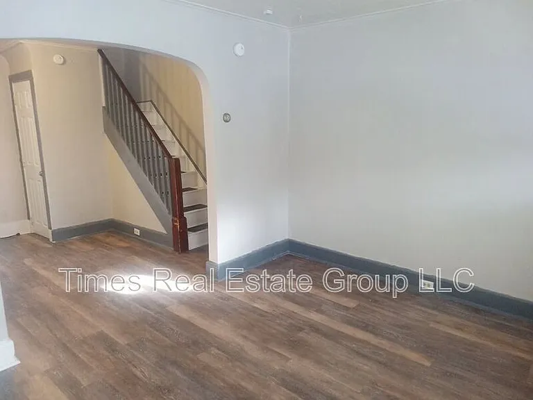 206 W Railroad St — Photo 17