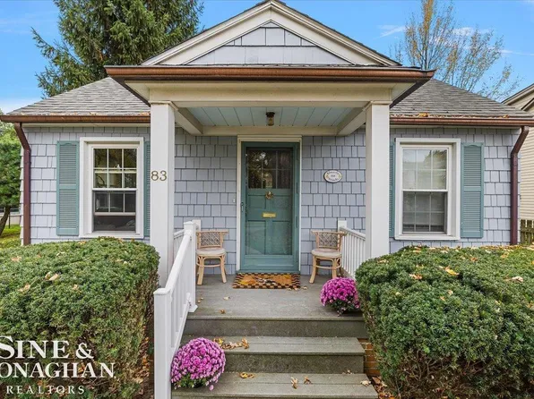 83 Lakeview Ave, Grosse Pointe Farms, MI 48236