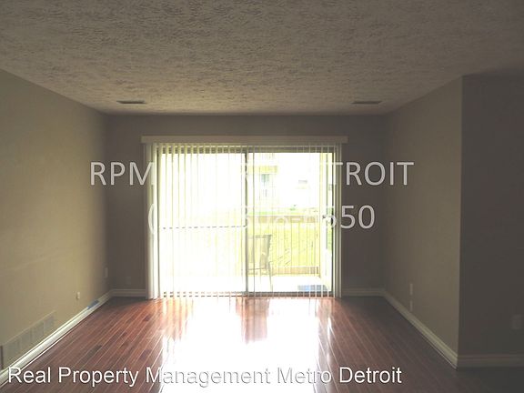 4th image of 27920 Berrywood Ln Unit 34