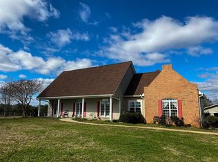 530 Hilltop Rd, Roopville, GA 30170