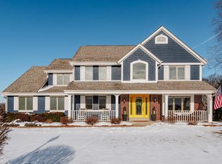 W239S6002 Chinook Ct, Waukesha, WI 53189