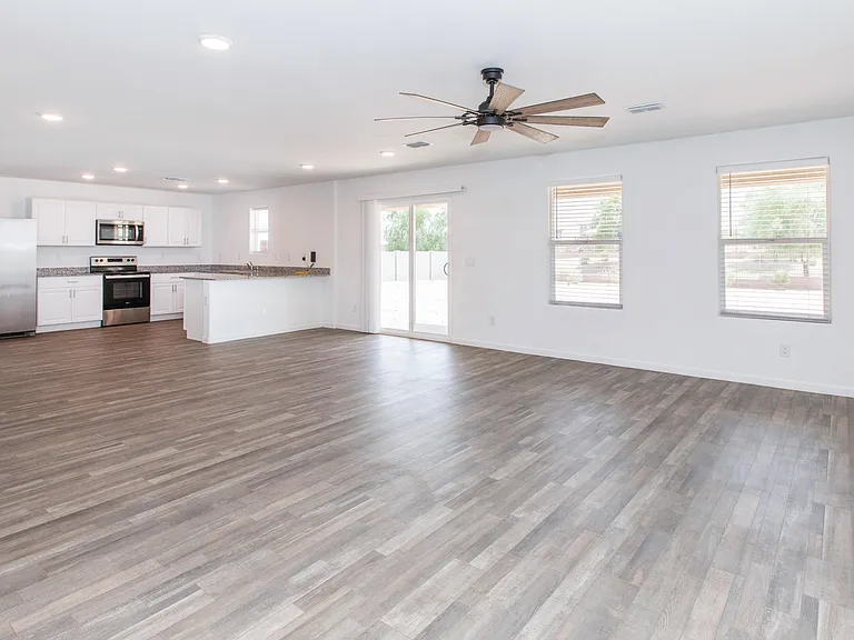 1441 E Tuscany St — Photo 8