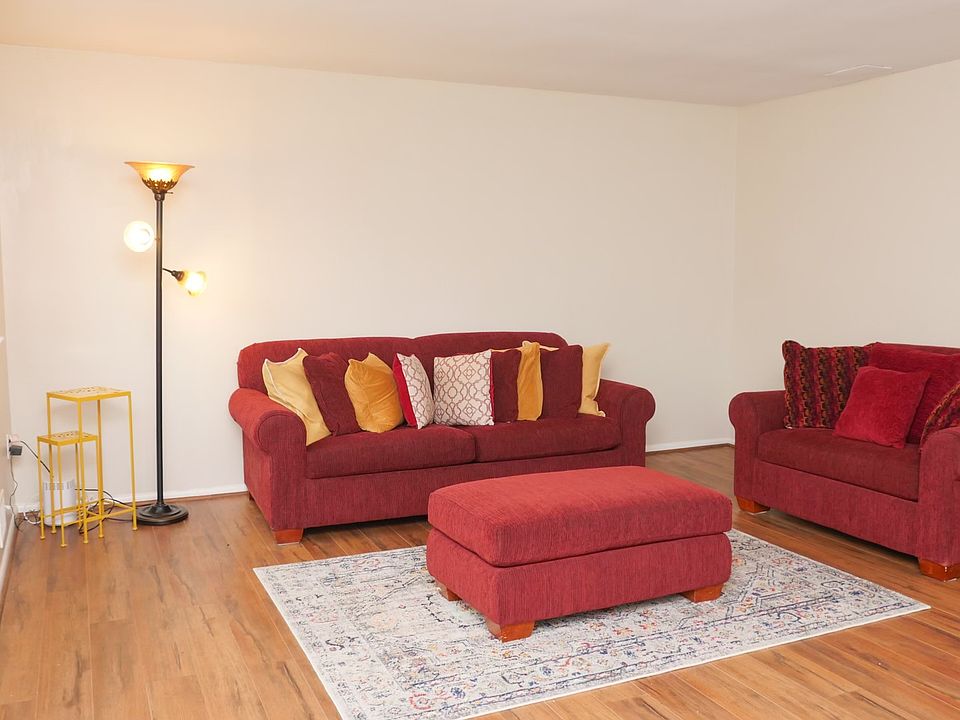 1st image of 6500 Beechwood Dr #1
