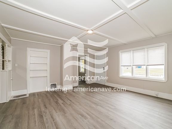 1768359_004_wm_-_living_room_13270539.jpg