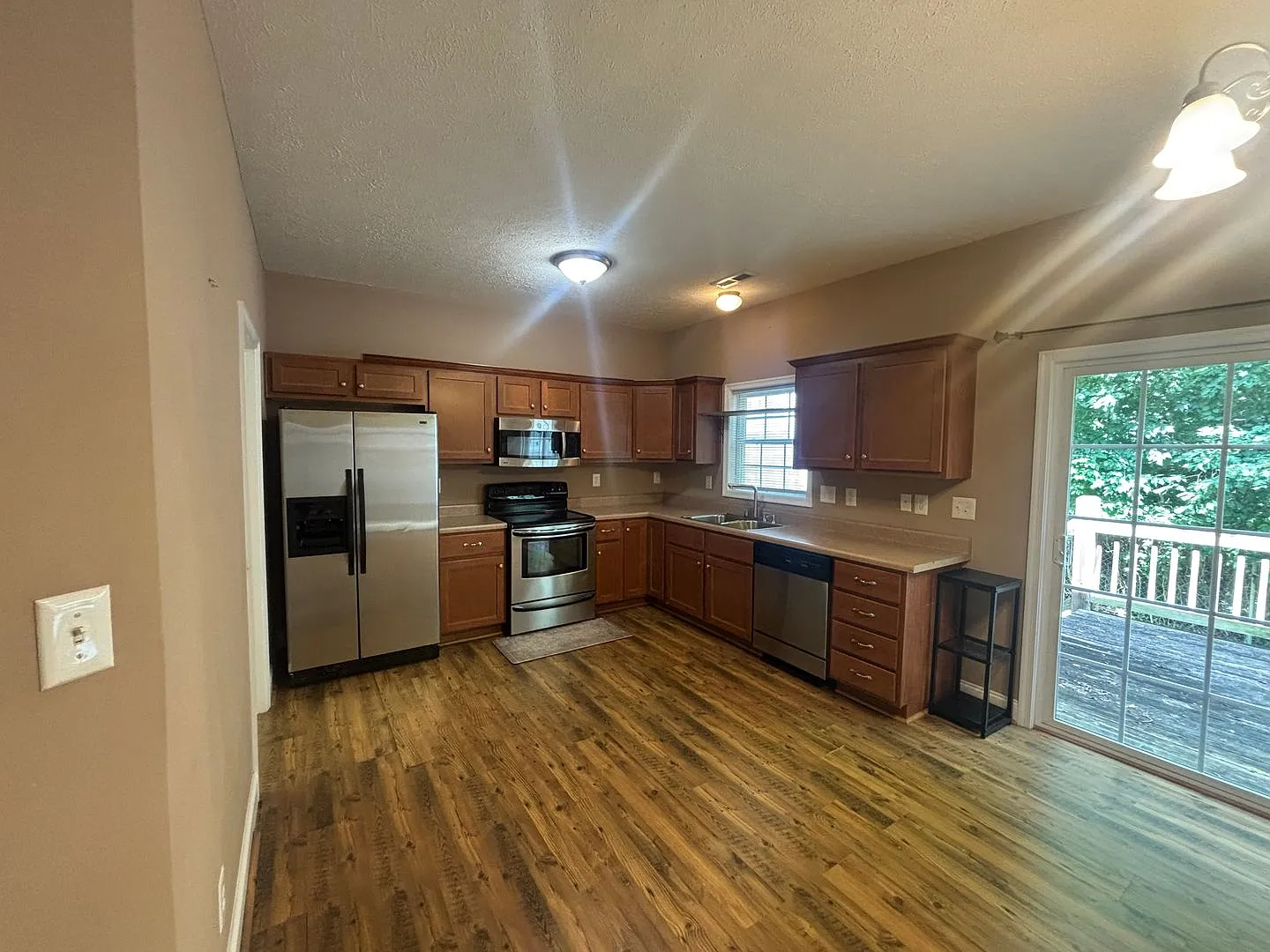 Crescentwood Townhomes on Lakeside Drive — Photo 4