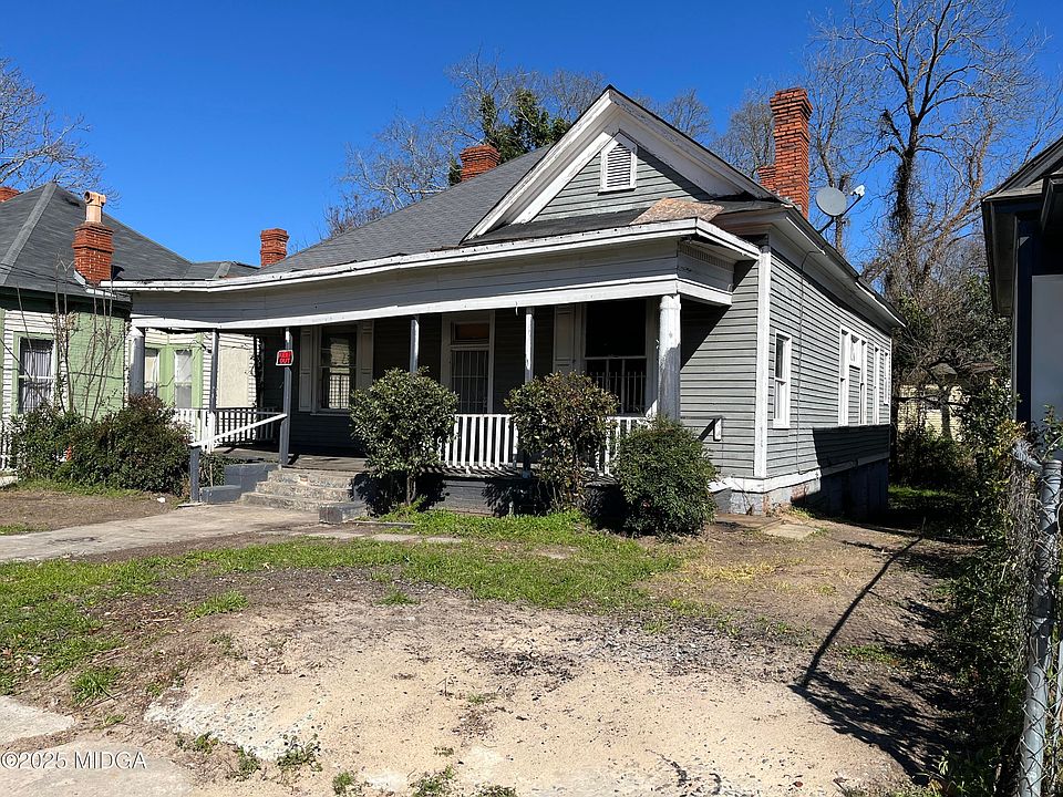 2nd image of 1184 Holt Ave