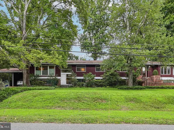 8901 Charred Oak Dr, Bethesda, MD 20817