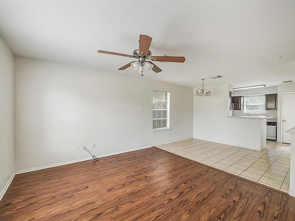5th image of 10007 Emerald Creek Dr