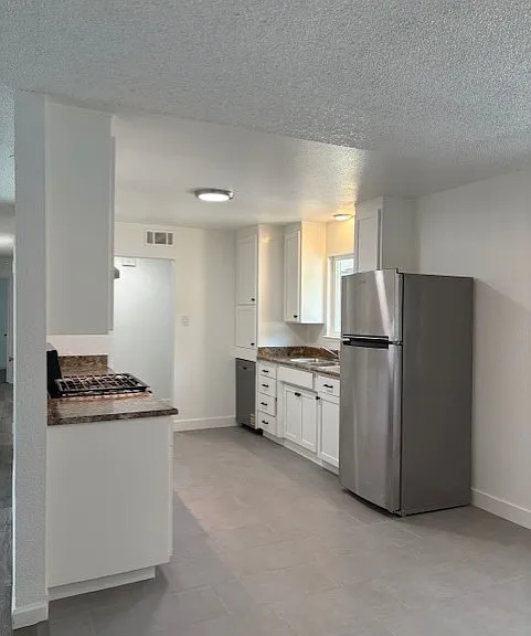 2306 E Orangeburg Ave — Photo 5