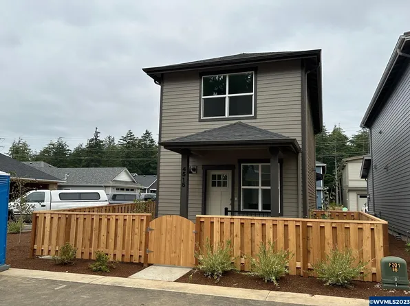4515 SE Fleming St, Newport, OR 97366