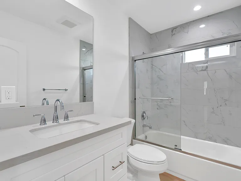 2512 E Adams St — Photo 7