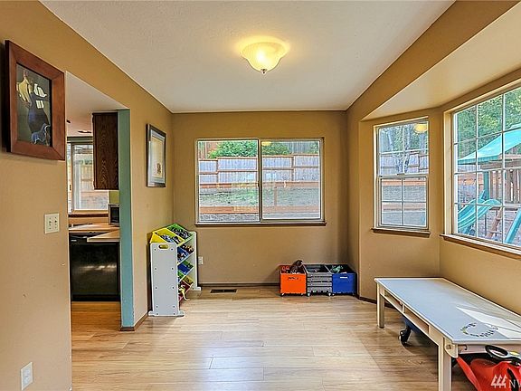 5th image of 4124 SE Hathaway Ct