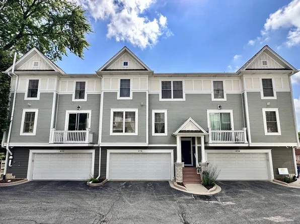 415 N President St APT B, Wheaton, IL 60187