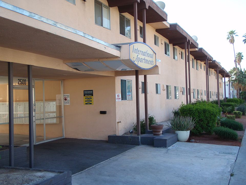 2nd image of 2500 Lynnwood St APT 1