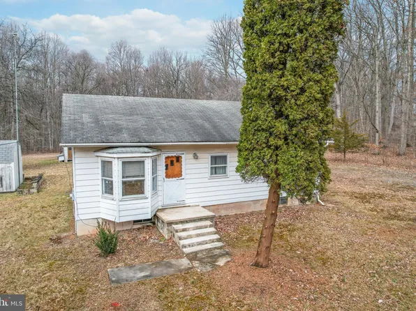 2736 Church Ln, Taneytown, MD 21787