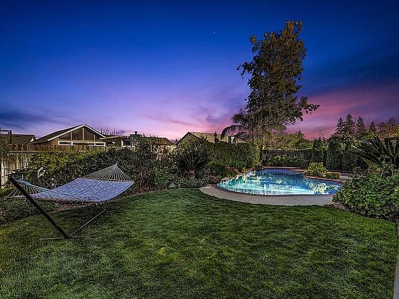 3rd image of 8055 Boeger Ct