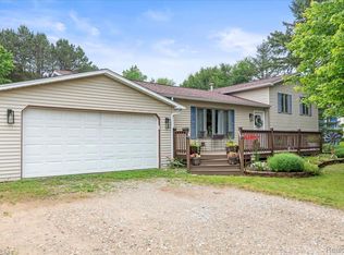 2471 Springfield Dr, Lapeer, MI 48446