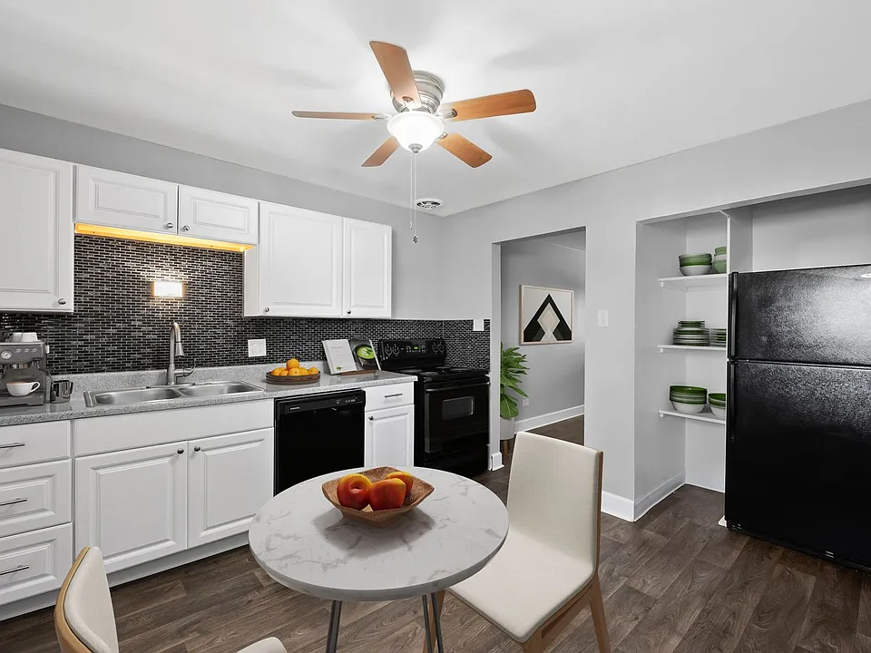 Beautiful Remodeled Apartments - includes washer/dryer Must See!