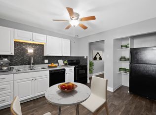 Beautiful Remodeled Apartments - includes washer/dryer Must See!, Denver, CO 80214