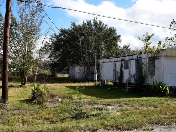 712 Avenue C, Markham, TX 77456