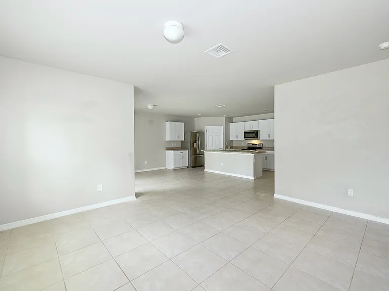 20550 Charles St — Photo 6