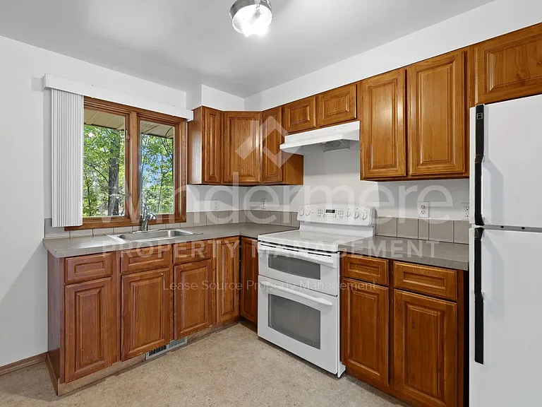 902 E Rockwell Ave — Photo 9