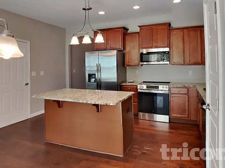 32 Balboa Pkwy — Photo 4