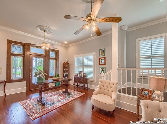 4th image of 306 E Myrtle St