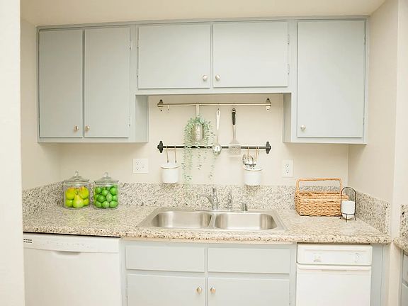 5th image of 500 N St Unit 507