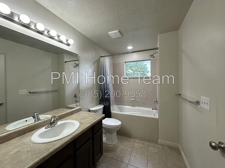 2414 S Andover St — Photo 10