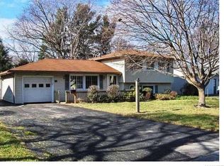 81 Sandstone Dr, Rochester, NY 14616