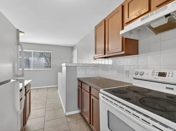 2228 Duchess Dr, Saint Louis, MO 63136
