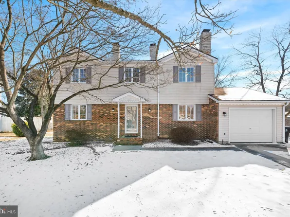 19 Squire Cir, Dover, DE 19901