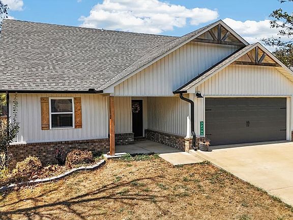 4th image of 32795 S Webb Ln