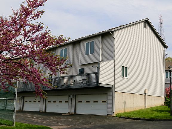 End unit with 2 car garage