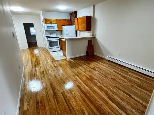 722 Ocean Avenue image 3 of 26