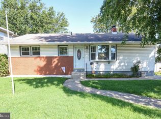 9222 Marsden St, Philadelphia, PA 19114