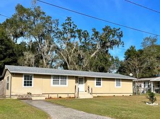 1009 E Howry Ave, Deland, FL 32724