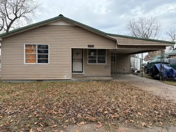 1202 Grand Ave, Caruthersville, MO 63830