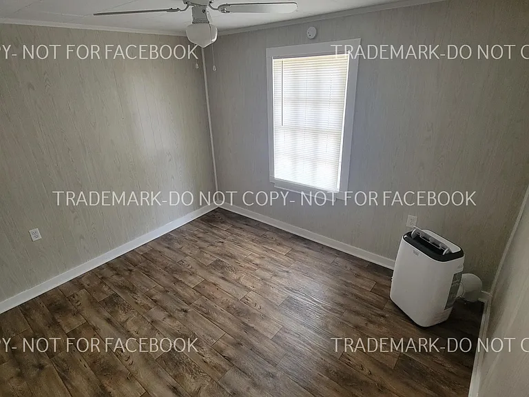 131 Eisenhower St — Photo 7