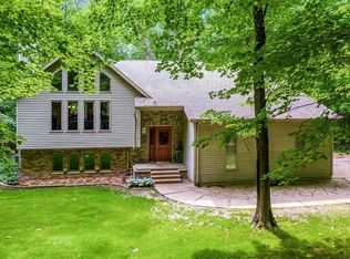 5819 Timber Creek Rd, Cedar Rapids, IA 52411