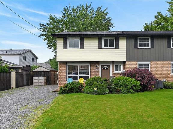 3rd image of 39 Dundee Dr
