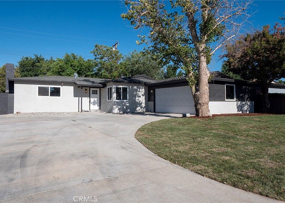 1st image of 43622 Fern Ave