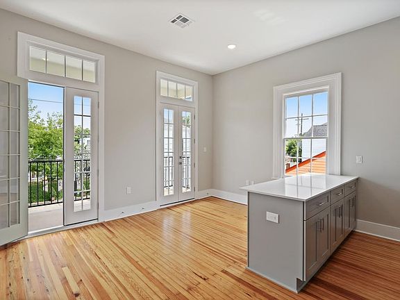 3rd image of 2617-19 Carondelet St #202