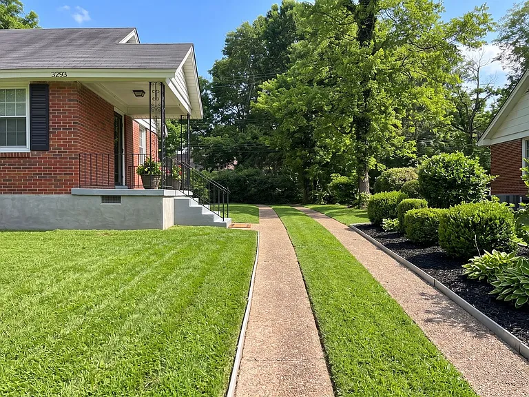 3293 Ashland St — Photo 13